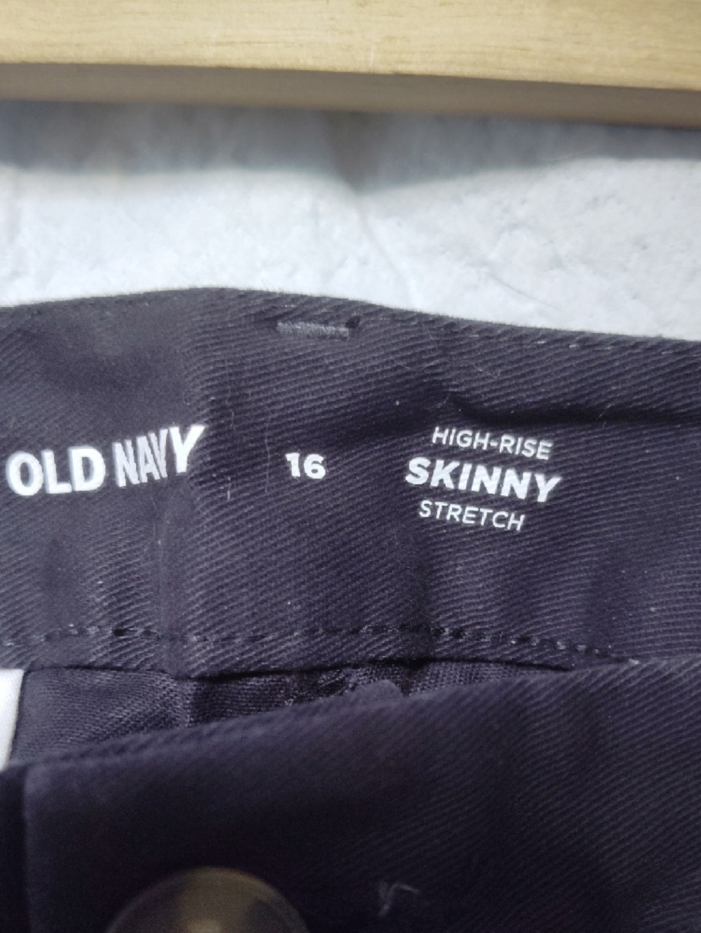 Old Navy Black High-Rise Skinny Stretch Pants - Picture 2 of 7